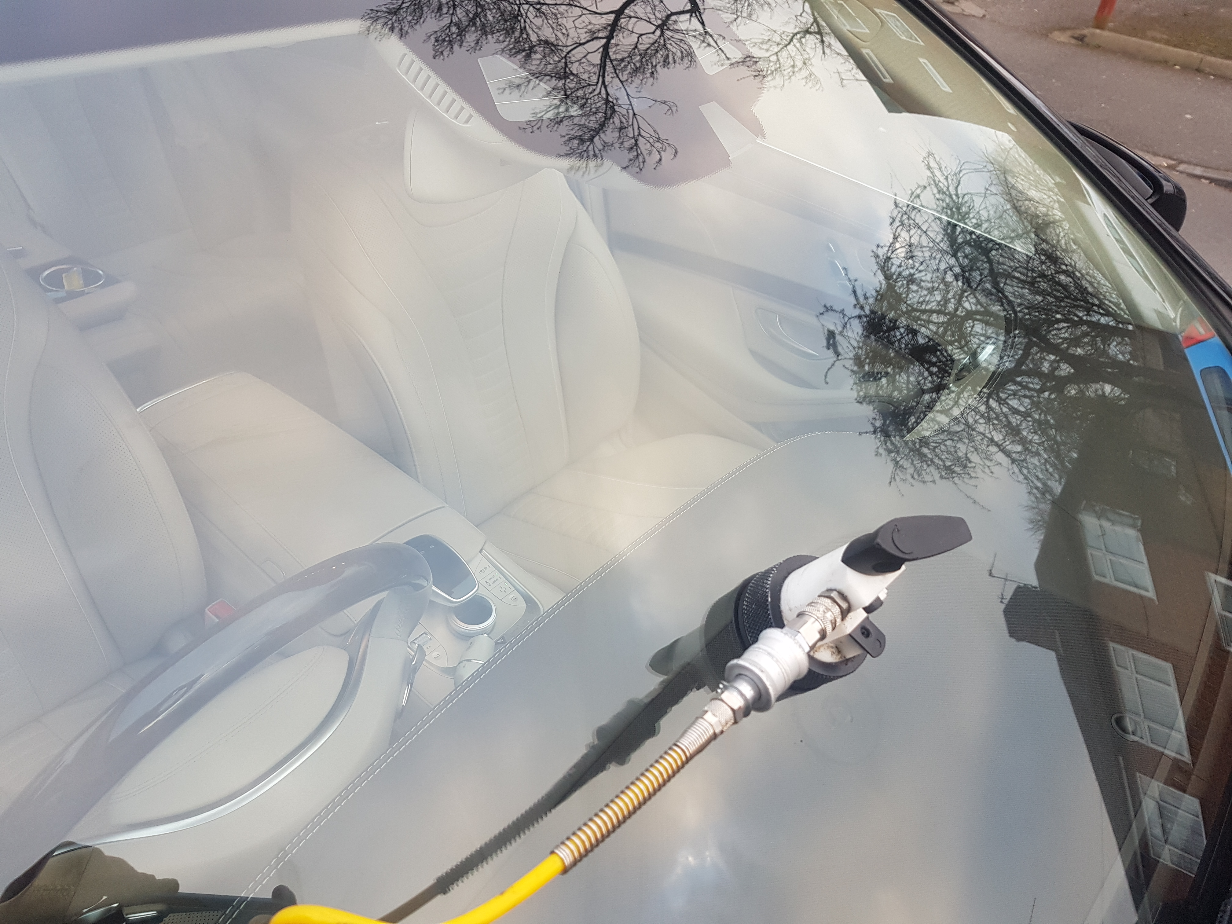 What You Need to Know About Windscreen Chip Repair?