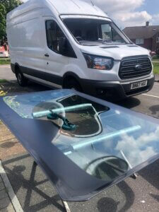 car Windscreen replacement - Ford windscreen repair and replacement