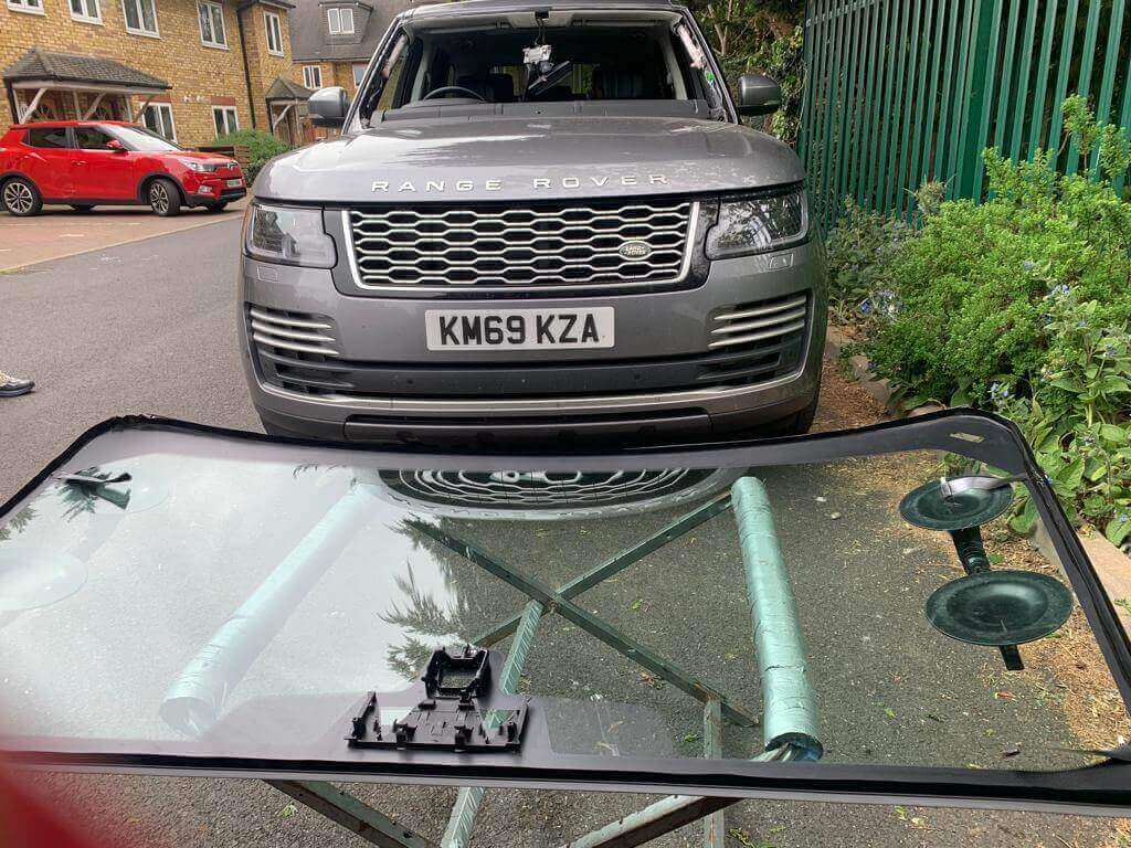 Best windscreen replacement in Harrow