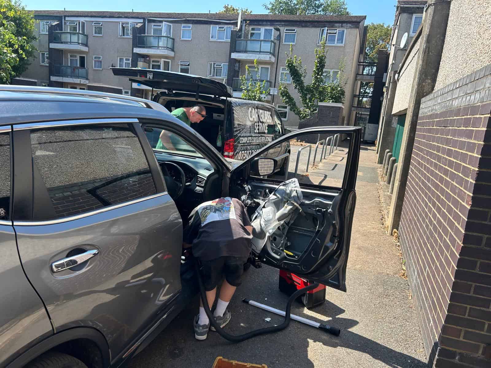 Rear Door Glass Replacement Guide for Drivers