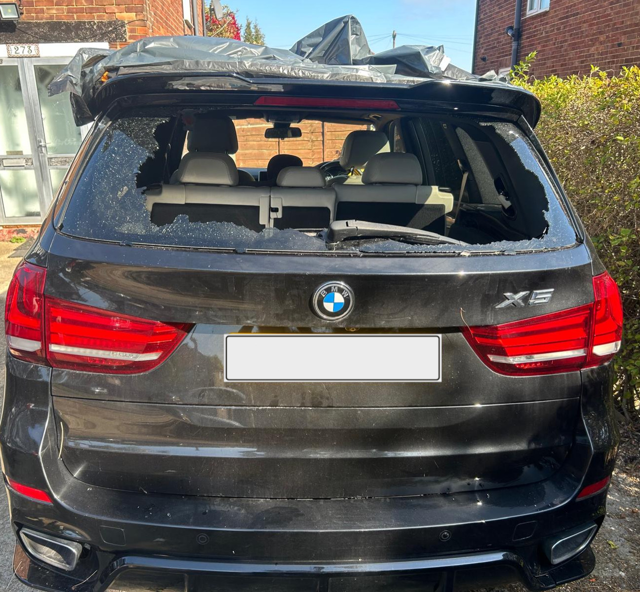 Rear Windscreen Replacement Ealing: What to Expect